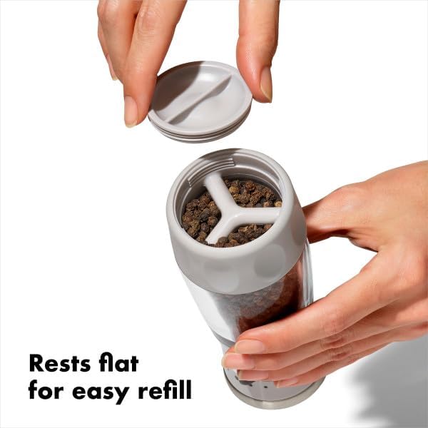 Pepper Grinder Contoured Mess-Free | Model 236421 | OXO Good Grips - Image 3